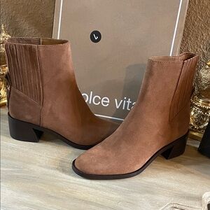 Dolce Vita Linny H20 Ankle Boots . Waterproof . NEW with tag and Box